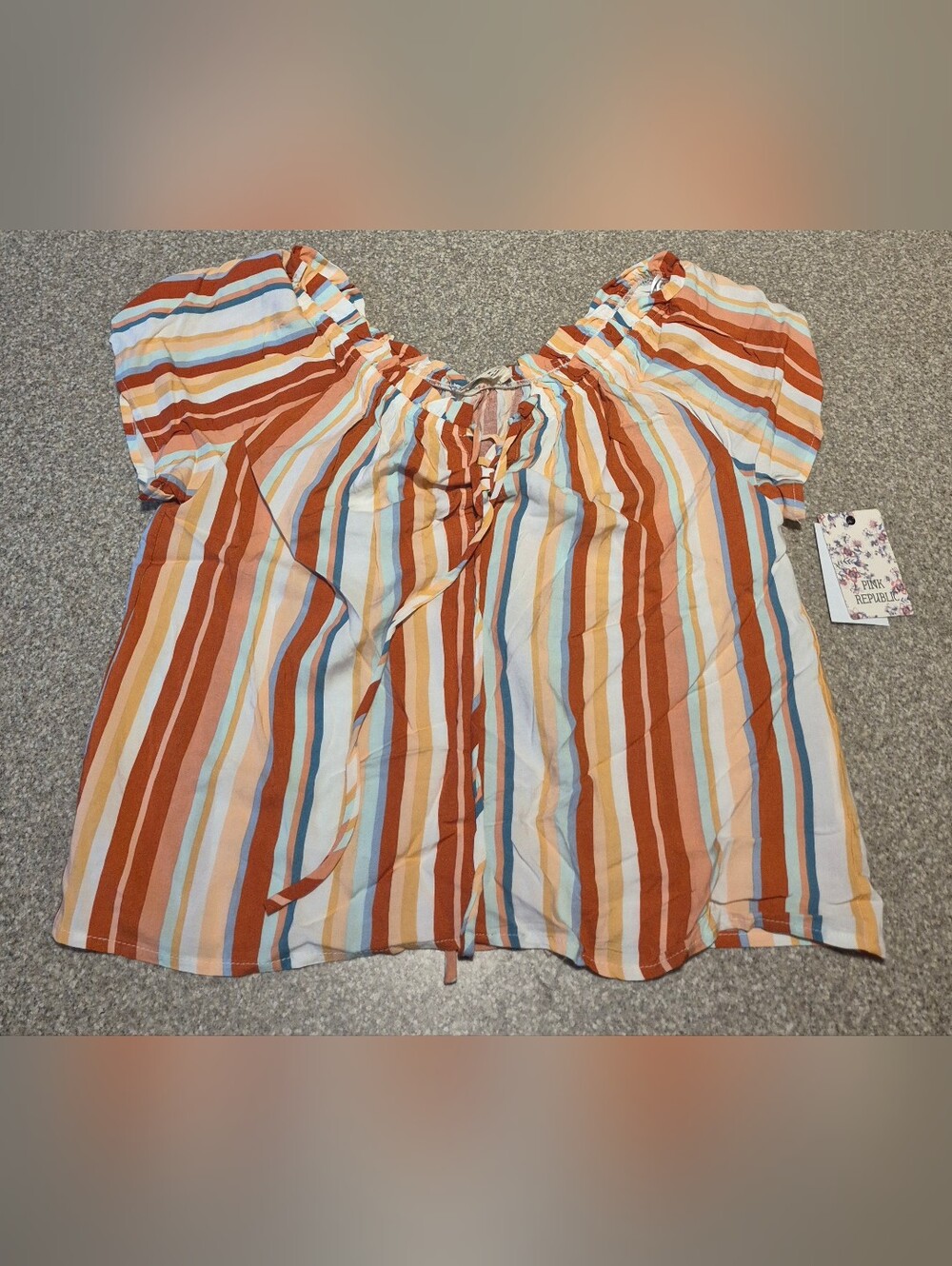 Nwt Womens Pink Republic Top Size Medium